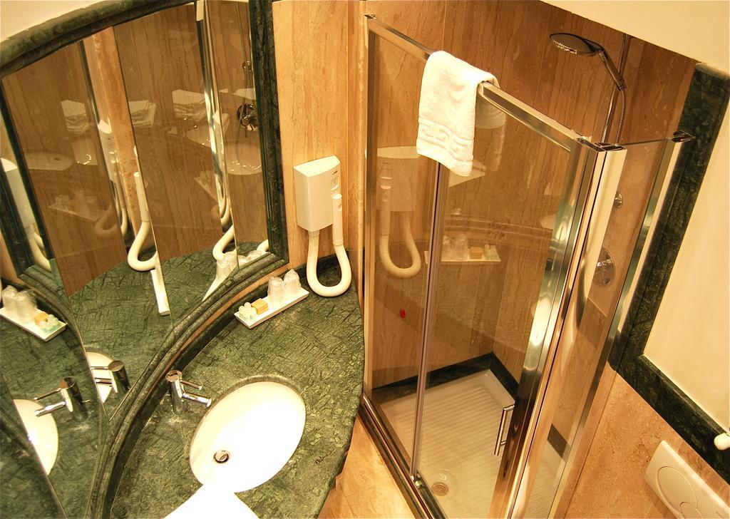 Luxury Ludovisi Rooms Rom Exteriör bild